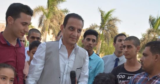 طارق علام يقدم حلقة عن سرطان الأطفال والغارمات فى "هو ده"