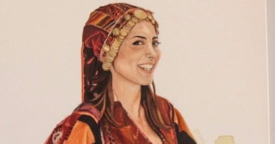 بالصور.. معرض "هوية" بكلية فنون جميلة يرفع شعار "خلو بالكوا بنتسرق"