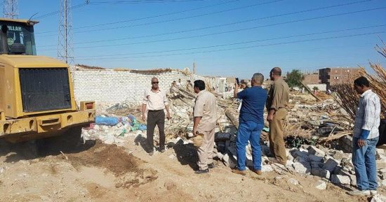 سكرتير محافظة سوهاج يقود حملة إزالة المخلفات والتعديات على طريق الجامعة