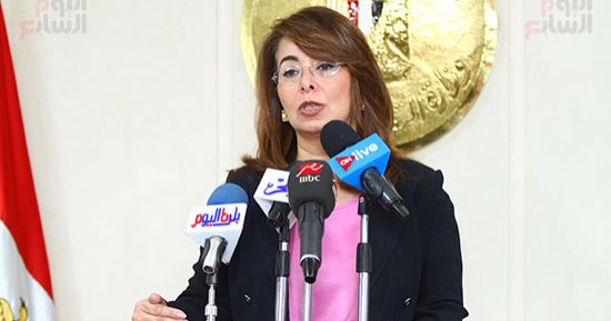 غادة والى تعرض التجربة المصرية فى استضافة اللاجئين أمام منتدى شباب العالم