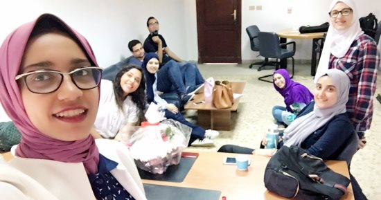 رد الجميل.. "فرحهم" حملة عُلا وزملائها للتعبير عن التقدير لأساتذة الجامعة