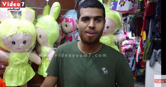 أكشاك شراء القمامة تواجه الأزمات.. محافظة القاهرة ترفع الرسوم لـ2000 جنيه فى الشهر بدلاً من 6 شهور..توقف تراخيص إنشاء جديدة.. أصحاب المنافذ: نوفر فرص عمل ونحتاج للدعم..ونقيب الزبالين: "بتقطع عيشنا ونسعى لغلقها"