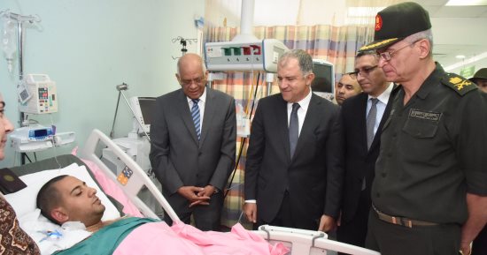 بالصور.. رئيس البرلمان وزعيم الأغلبية يزوران النقيب محمد الحايس