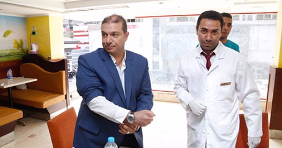 بالصور.. محمد رحمى يخضع لتحليل المخدرات قبل الترشح فى انتخابات الزمالك
