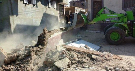 بالصور .. إزالة 18 حالة تعدى على أراضى بمركز أبو حماد فى الشرقية 
