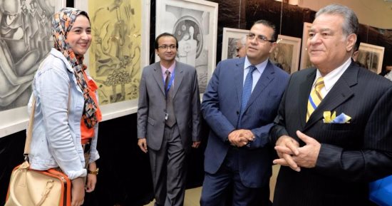 افتتاح معرض جائزة نوار للرسم بكلية الفنون الجديدة بجامعة المنصورة