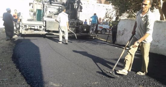 محافظ سوهاج : رصف طريق الجلالات بقرية سفلاق بتكلفة 250 ألف جنيه