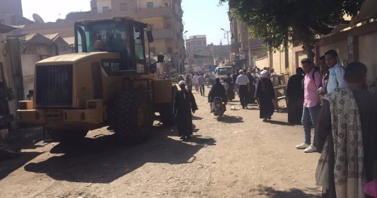 بالصور.. النقل والمواصلات تزيل 21 حالة تعدٍ على السكك الحديد بقنا