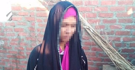 قاتلة الأطفال بالحرق والإغراق تمثل جريمتها أمام نيابة سوهاج العامة