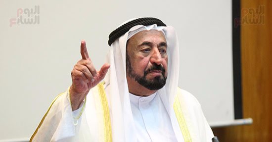 حاكم الشارقة يغادر القاهرة عقب مشاركته بمنتدى شباب العالم