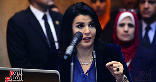 بالفيديو.. منى الشاذلى: معهد الأورام يعالج الفقراء.. وتبرعت له بالدم عندما كنت طالبة