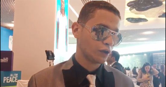 "لو عيني مش شغالة فإيدى مش بطالة".. قصيدة ألقاها طالب كفيف أمام الرئيس
