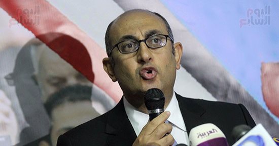 تفاصيل الإطاحة بـ"خالد على" من "العيش والحرية" بعد واقعة التحرش بفتاة الإيميل.. المحامى الحقوقى يعتذر و يناشد أعضاء الحزب بالعدول عن استقالاتهم.. وسياسيون يصفون الحادث بـ"الفضيحة المدوية" 