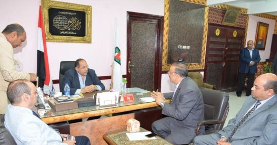 محافظ سوهاج: ندب 17 معلم بإدارة طهطا لمدارس قريبة من محل إقامتهم