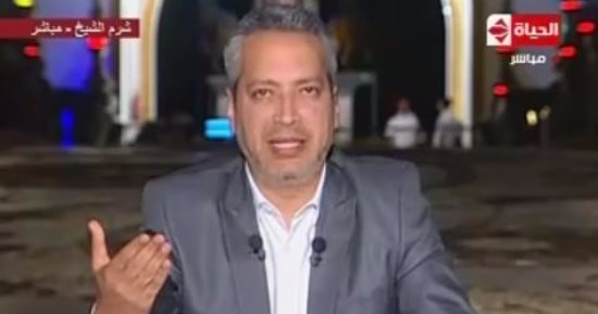 بالفيديو.. "عفواً لقد نفذ رصيدكم".. تحرج تامر أمين على الهواء