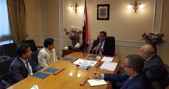 وزير قطاع الأعمال العام يلتقى وفدًا من شركة "باجاج" الهندية