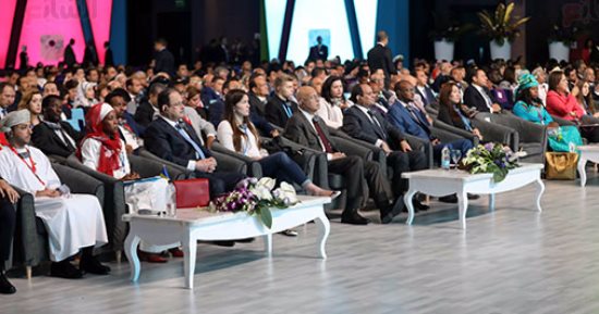 بالصور.. السيسي من شرم الشيخ: إيمانى عميق بالشباب.. وتجربتنا فى السلام رائدة