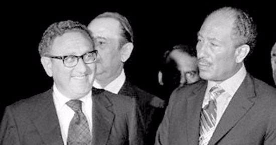 سعيد الشحات يكتب: ذات يوم 7 نوفمبر 1973.. السادات يشكو لكيسنجر «إخوانه العرب الذين لا يفهمون رؤيته الاستراتيجية»