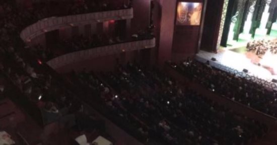عاصى الحلانى ينشر صورة من حفله فى دار الأوبرا المصرية.. ويعلق: كامل العدد