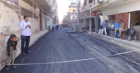 بالصور.. استكمال أعمال تطوير ورفع كفاءة شوارع الأقصر