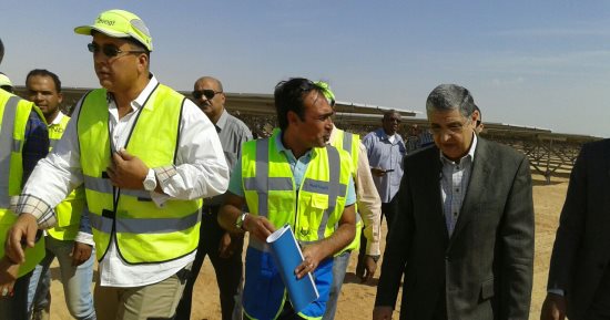 وزير الكهرباء: "الطاقة الشمسية" بأسوان من أكبر مشروعات الطاقة فى العالم