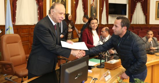 غدا.. محافظة القاهرة تكرم أسر شهداء الوطن من الشرطة والجيش والمدنيين