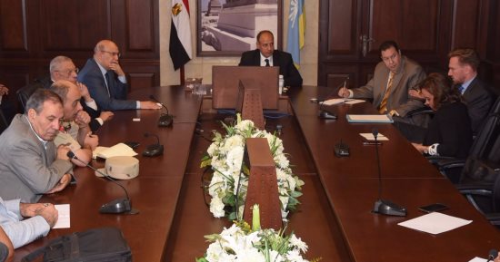 محافظ الإسكندرية يبحث تمويل المشروعات التنموية مع بنك الاستثمار الأوروبى