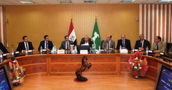 محافظ الشرقية لنائب وزير المالية: زيادة مرتب 5 آلاف متعاقد بعد تثبتهم