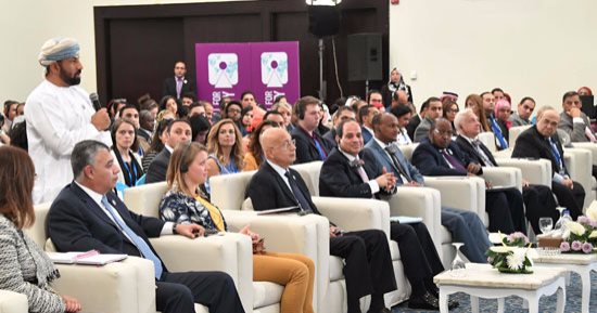 السيسى: الأم هى من صاغت شخصية الرجل.. وتمكين المرأة ليس تفضلا عليها