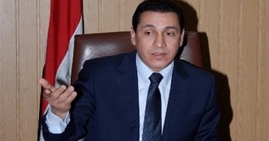 وكيل كلية الحقوق بجامعة المنصورة يناشد الطلاب غير القادرين عمل بحث اجتماعى 