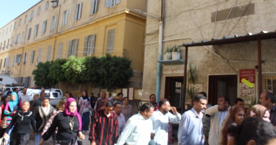 بالصور.. تجربة لإخلاء مبنى مديرية التربية والتعليم بأسيوط استعدادًا للطوارئ