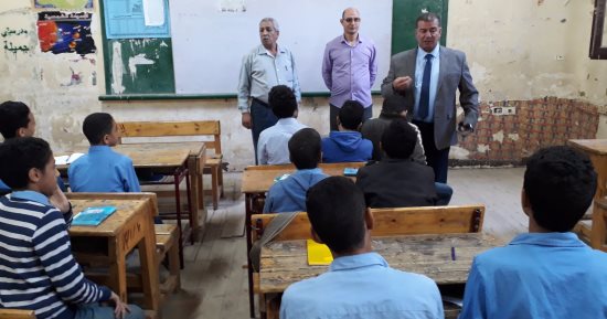وكيل تعليم الفيوم يتفقد مدارس إدارة غرب ويشدد على الاهتمام بالنظافة