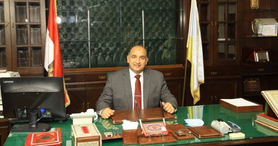 عميد تجارة الإسكندرية: ندعم مشاركة الشباب فى صنع مقاعدهم الخشبية