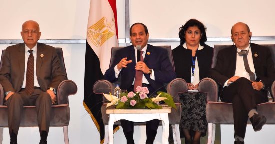 بالصور..السيسى يشهد الجلسة الختامية لنموذج محاكاة مجلس الأمن بمنتدى شباب العالم