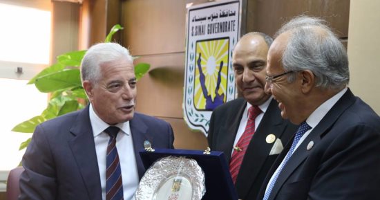 بالصور.. وزير التنمية المحلية: محافظ جنوب سيناء قائد يحتذى به