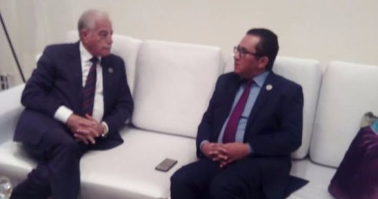 محافظ جنوب سيناء يلتقى بسفير كازاخستان على هامش منتدى شباب العالم