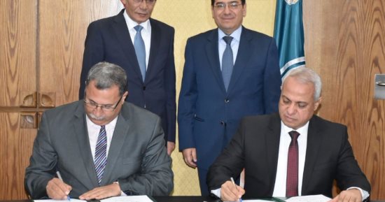 بروتوكول تعاون لإدارة "البترول" محطات وزارة الرزاعة لتموين السيارات