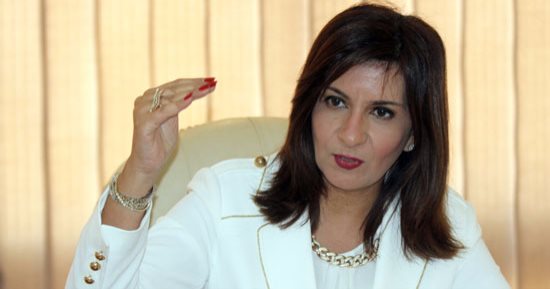 وزيرة الهجرة تتوجه للكويت للاطمئنان على حالة الشاب المصرى المعتدى عليه