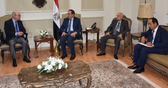 البترول: قبرص تستعين بالخبرات المصرية فى عقود البحث عن الغاز