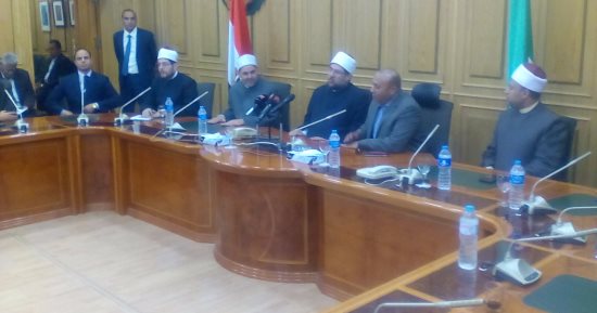 وزير الأوقاف: انتهينا من توزيع 550 ألف طن لحوم على الفقراء بمختلف المحافظات