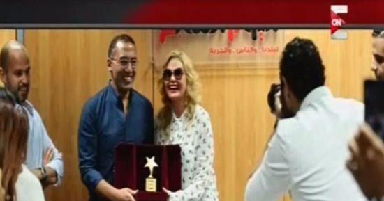 بالفيديو.. "ON Screen" تبرز تكريم "اليوم السابع" لنجوم أغنية "3 دقات"