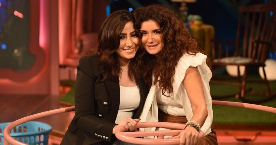 المطربة الشعبية بوسى تكشف لغادة عادل كواليس بدايتها الفنية فى "تعشب شاى"