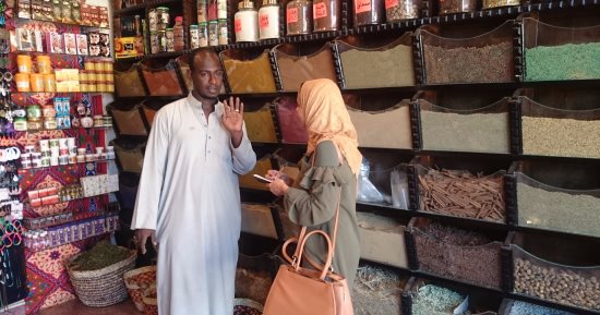 صور.. تاجر عطارة نوبى يكشف: "الخيار الشنمبر" سر التحنيط عند القدماء المصريين