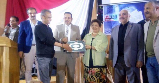 مساعد وزير التعليم تكرم 50 أخصائى صحافة بالإسماعيلية