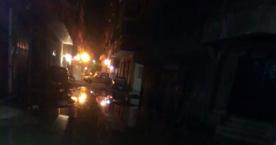 غرق شارع حشاد بعزبة النخل فى مياه الصرف الصحى