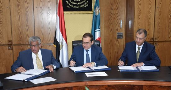 توقيع اتفاقية للتنقيب عن البترول بمنطقة عش الملاحة باستثمارات 2.4 مليون دولار