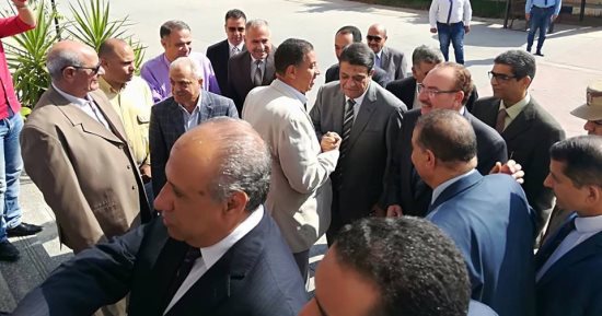 وصول اللواء أحمد عابدين إلى ديوان عام محافظة بنى سويف استعدادا لتكريمه 