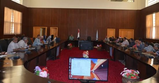 سكرتير عام البحر الأحمر يترأس اجتماع لجنة مكافحة الفساد فى المؤسسات الحكومية
