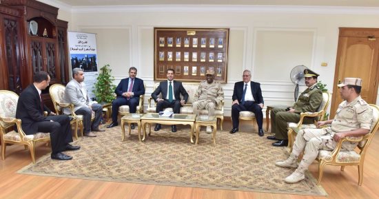 صور.. محافظ أسيوط يستقبل قائد قوات الدفاع الشعبى لمتابعة مشروع مواجهة الأزمات