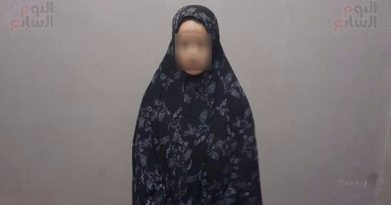 بعد قتله وإحراقه وتقطيعه.. قاتلة زوجها تمثل جريمتها أمام نيابة طهطا بسوهاج